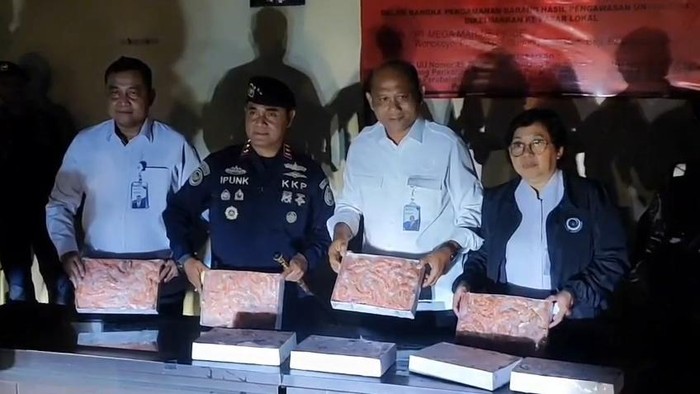 KKP Segel 1.048 Ton Udang Impor di Jatim, Potensi Kerugian Negara Rp405,8 Miliar